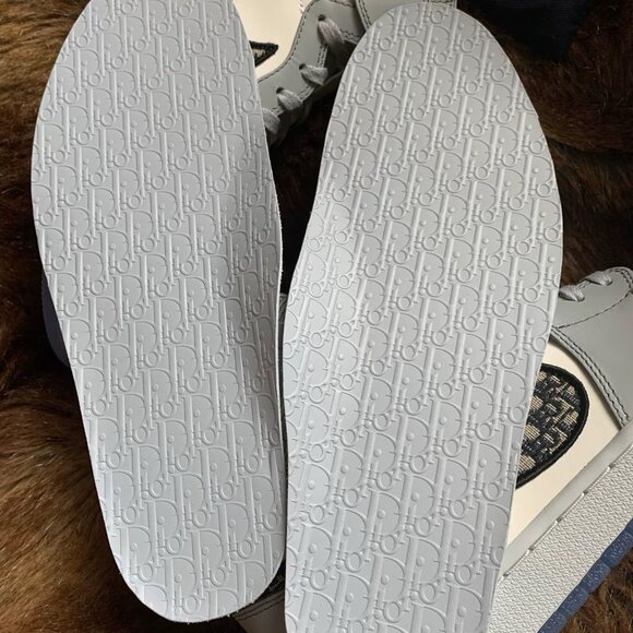 DIOR x Jordan Air Jordan 1 High Og \'White Wolf Grey\' High-top Size: US 8.5. main image 5